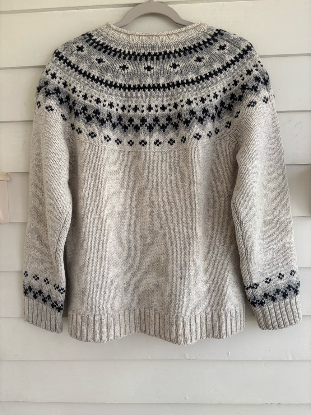 L.L. Bean Fair Isle Heather Gray and Cream Nordic Yoke Wool Crewneck Sweater M - Picture 11 of 16